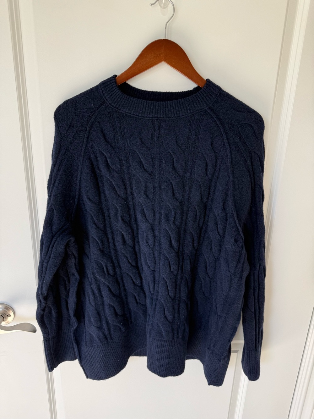 Aerie Cable Knit Sweater Size Medium NEW